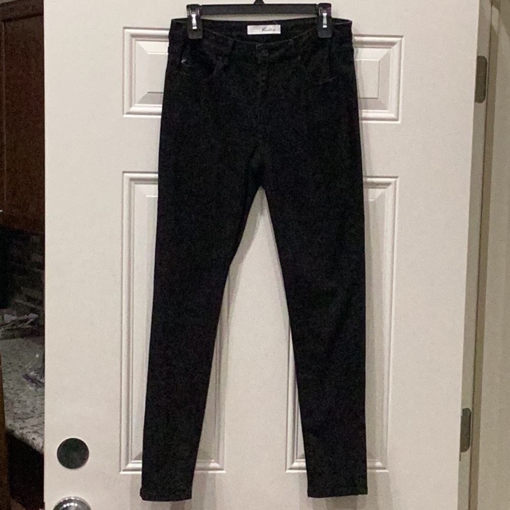 Preowned KanCan Black Denim Jeans Skinny Leg Size 9/28(US Size 7/27) (Item#P039)